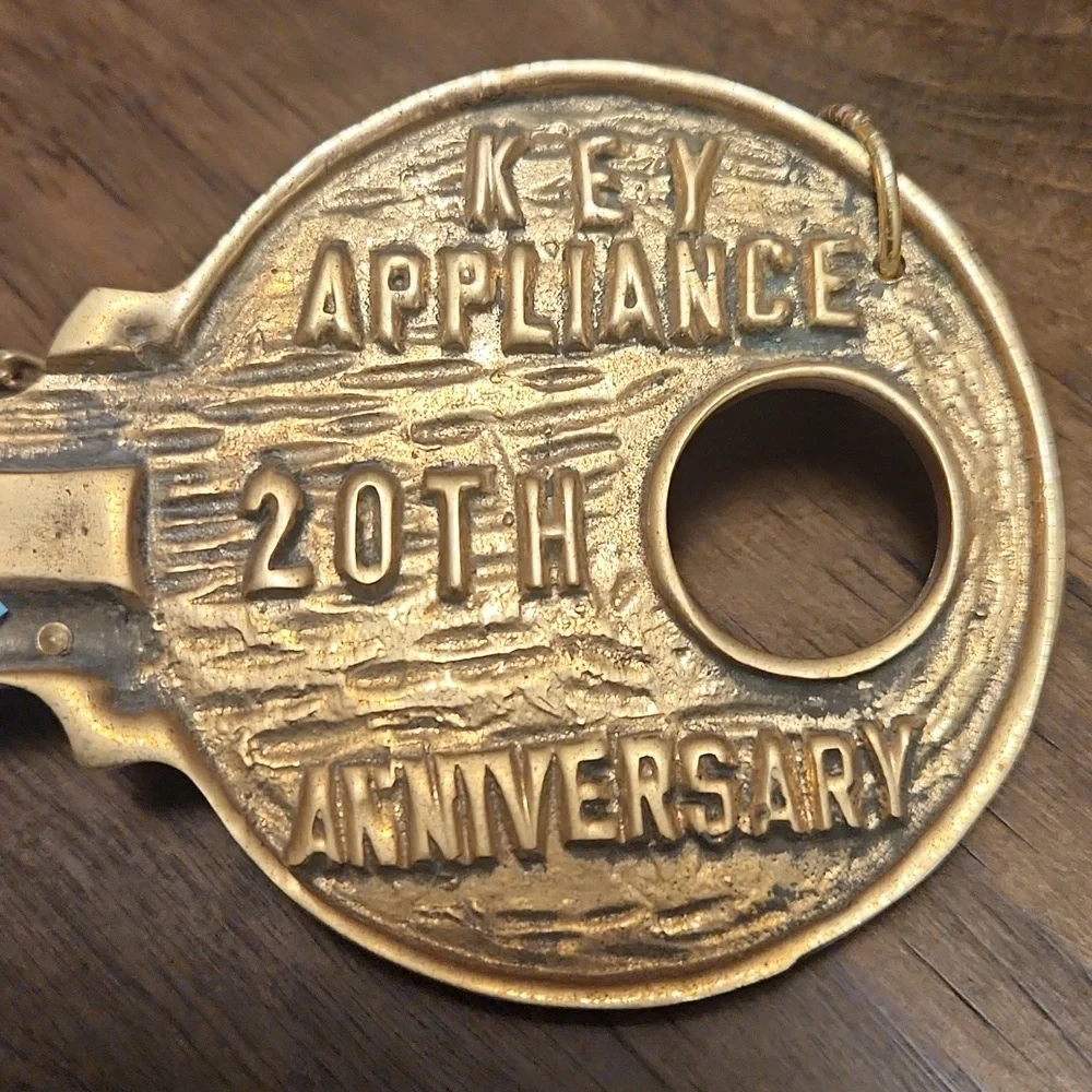 20th Anniversary Key Hook appliance vintage made in Taiwan hanging key holder